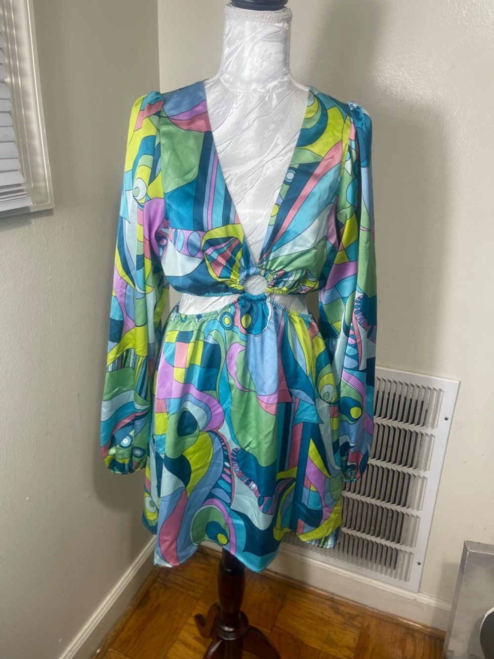 NEW Show Me Your Mumu Go Out Cut Out Mini Dress Luxe Satin M - Picture 4 of 8